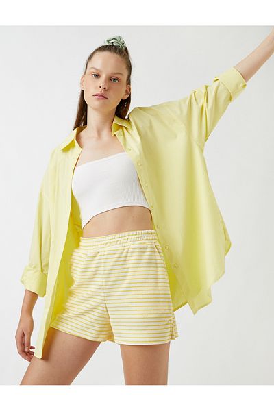 Koton Gelbe Damen-Shorts