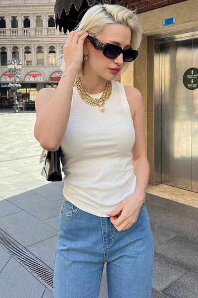 Madmext Weißes Basic-Tanktop mit normalem Schnitt und dicken Trägern MG2059