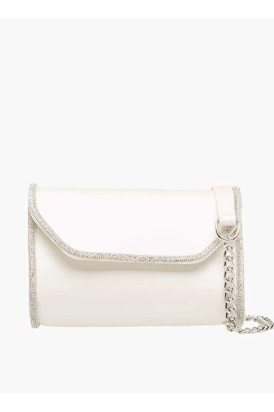 Flora Bella by Shoexpress حقيبة كروس بودي مزينة من فلورا بيلا مع حزام سلسلة ق...