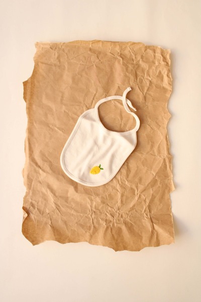 OhlalaKoala Limon Nakışlı Biyeli Bebek Önlüğü 0-3 Ay