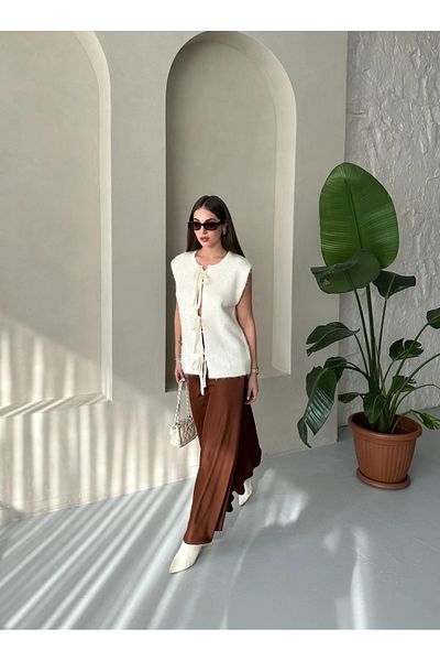 Laluvia Fusta din satin cu fermoar ascuns în lateral maro cu talie elastică - 10378