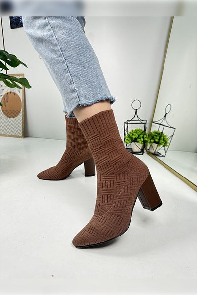 İmerShoes Γυναικείες μπότες με ψηλό χοντρό τακούνι και εύκαμπτα πλεκτά - μυτερή μύτη και οδοντωτή σόλα Comfort Bootie 168