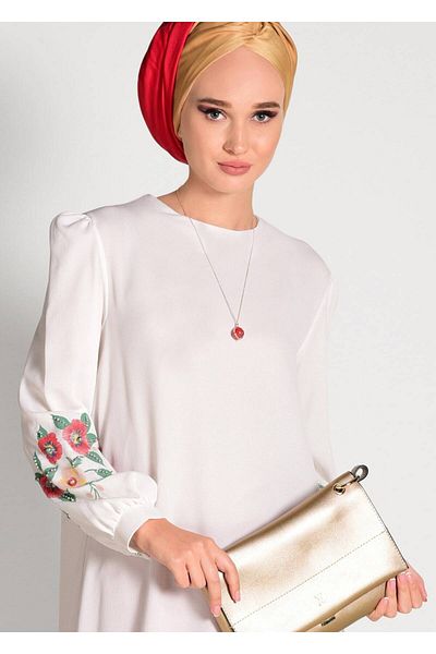 TRENDTESETTÜR Women's Ecru Embroidered Detailed Asymmetrical Cut Tunic 35071