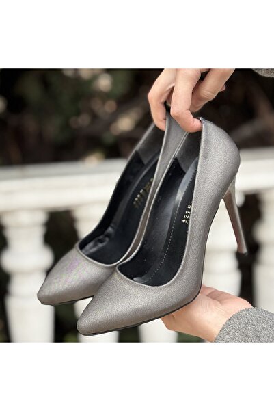 Erbilden Bernishoes Hillar Platinum Satin Stiletto Shoes