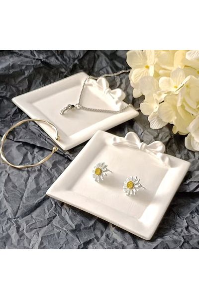 Minima Art Studio Decorative Jewelry and Product Shooting Set