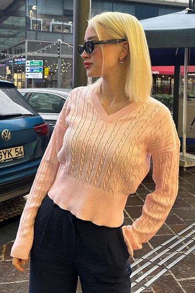 Madmext Pulover de damă tricotat cu decolteu în V roz MG2258