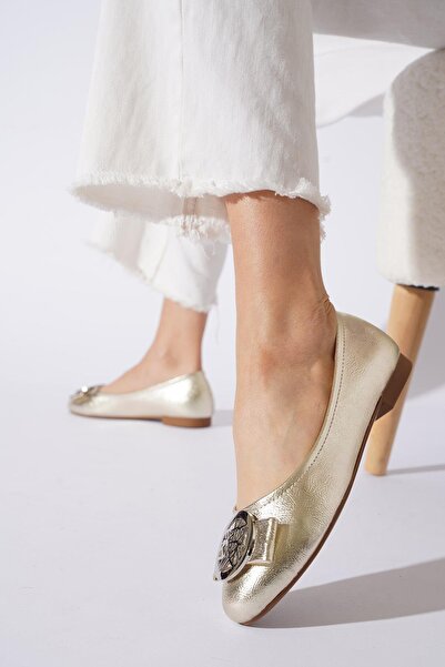 Moda Pie Γυναικείες μπαλαρίνες με χρυσό τσαλακωμένο Medser Buckle