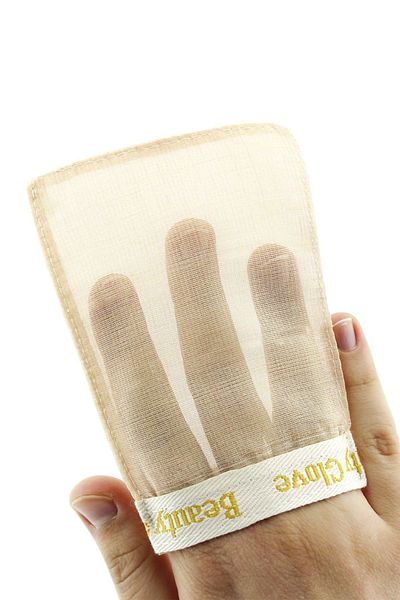 The Beauty Glove 100% Silk Face Scrub - Silky Bath Glove