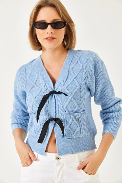 Bianco Lucci Women's Knitted Cardigan with Bow Front Pocket 20247544