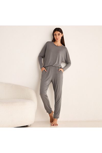 Aadaraya Drop Shoulder Long Sleeve T-shirt And Elasticated Joggers Set