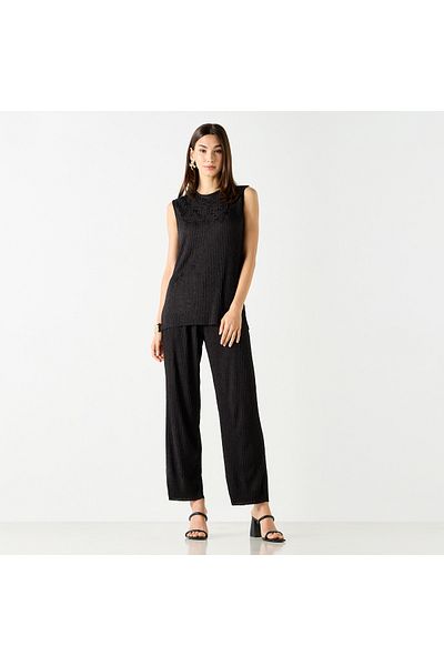 Iconic Textured Round Neck Sleeveless Top