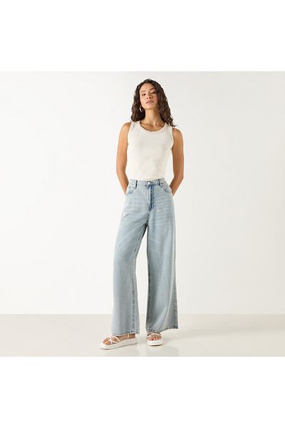 Iconic Textured Sleeveless Top With Scoop Neck And Braided Detail