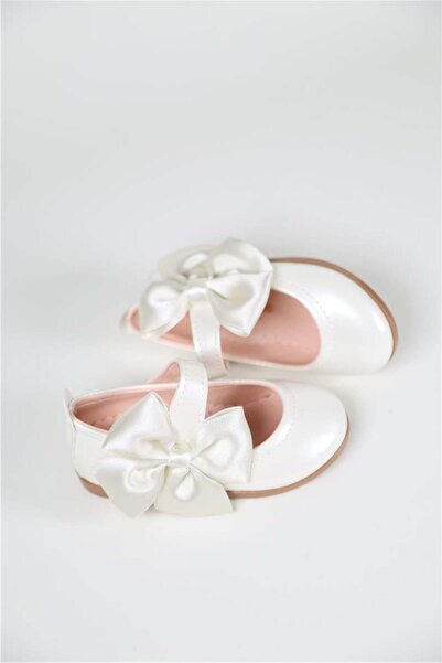 miabambim Girl's Ecru Shoes - Ribbon Detailed