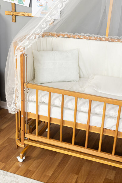Bamgidoo Ahşap Beşik Anne Yanı Beşik Doğal (VERNİKLİ) 60x120 Krem Güpür Uyku Seti Yatak Tekerlekli