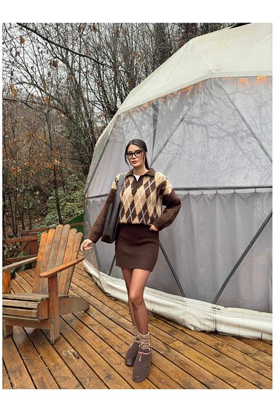 ESRAHELVACI Costum cu fustă cu model diamant