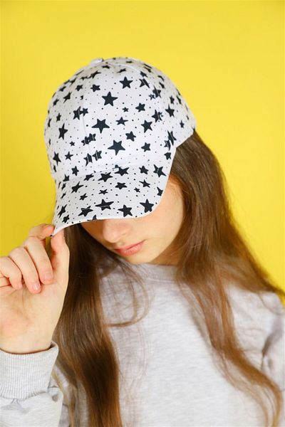 Alpacca Girl's Black and White Stars Hat