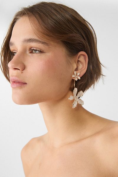 Stradivarius Front and back flower earrings