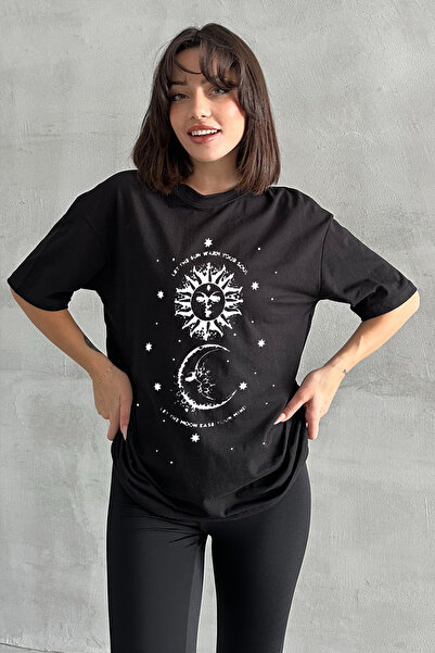 Stendhal Tricou oversize cu decolteu rotund cu imprimeu astral negru pentru f...