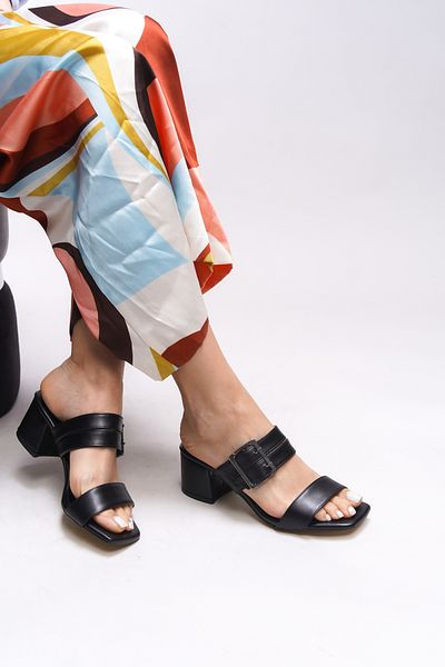 Riccon Lesliania Czarne Damskie Kapcie - Model 0012138