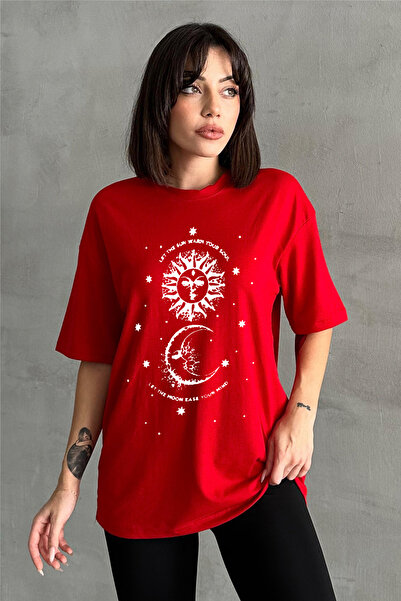 Stendhal Tricou oversize pentru damă, roșu, cu imprimeu astral, cu decolteu r...