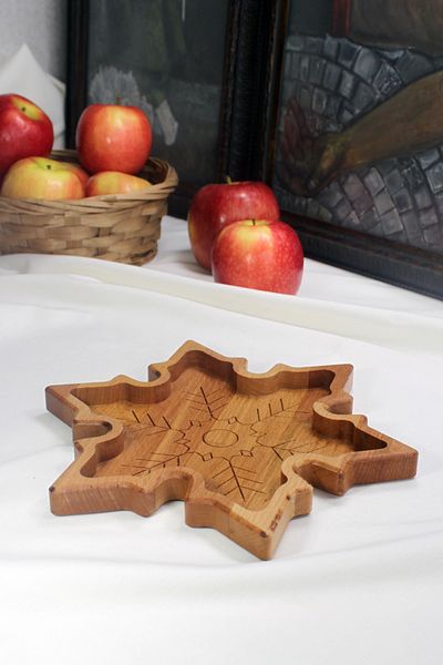 Teknofors Wooden Snowflake Snack Bowl Presentation