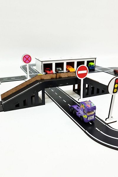 metafortoys مسار سيارة خشبي مكون من 40 قطعة - مجموعة ألعاب تعليمية وممتعة لبناء الطرق