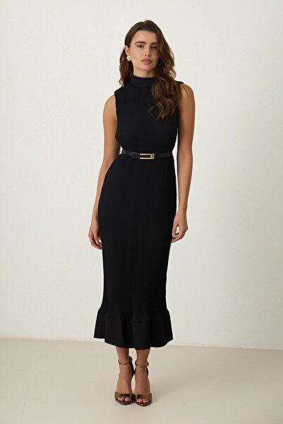 Setre Fekete állógallér, redőzött, kész övvel, ujjatlan, középhosszú ruha