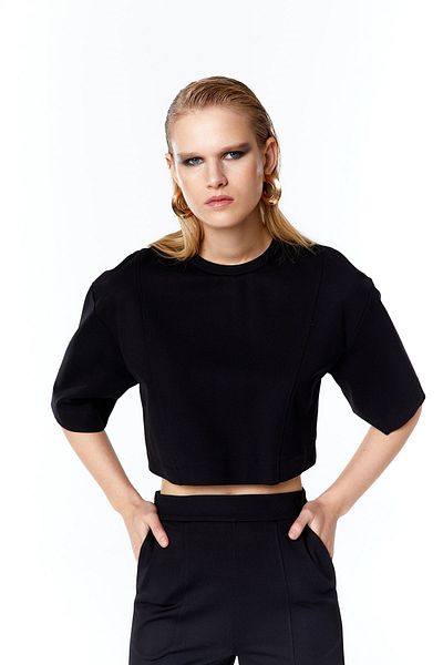 Rue Studio Tricou negru de bază Crop
