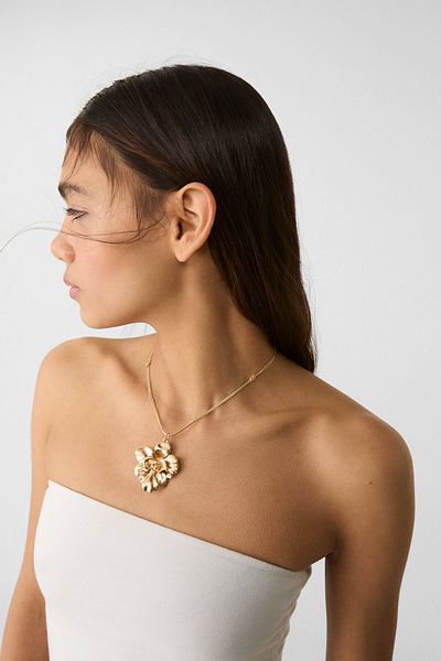 Stradivarius Flower charm necklace