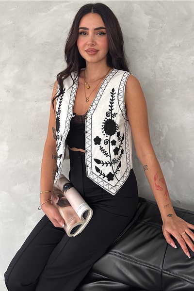 FEMELLE Women's White Button Detailed Embroidered Embroidered Vest