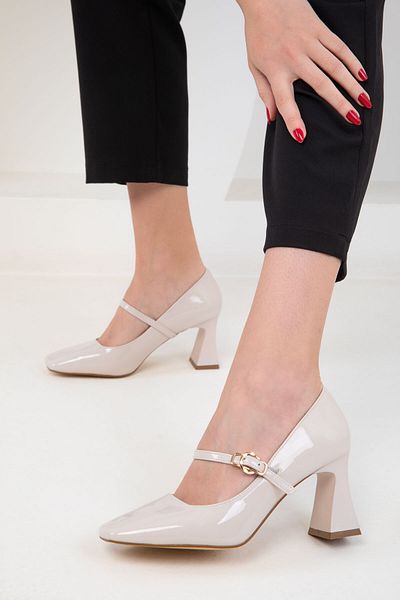 SOHO Klassische Damenschuhe mit Absatz aus beigem Lackleder – 20170