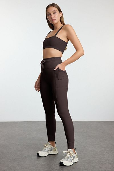 Trendyol Collection Braune, gebürstete Scuba-Sportstrumpfhose in voller Länge THMAW25TY00014