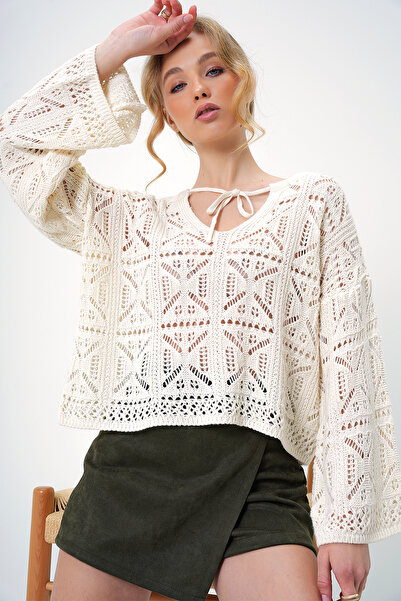Trend Alaçatı Stili Dámská Ecru široký límec šněrovací detail prolamovaná pletená halenka Alc-X13342