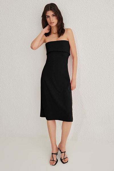 Trendyol Collection Μαύρο στράπλες Μίντι πλεκτό φόρεμα σε γραμμή/καμπάνα TWOSS25EL00070