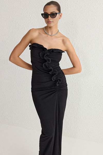 Trendyol Collection Schwarzes, bodenlanges, stilvolles Abendkleid mit Volantdetails TPRSS25AE00024