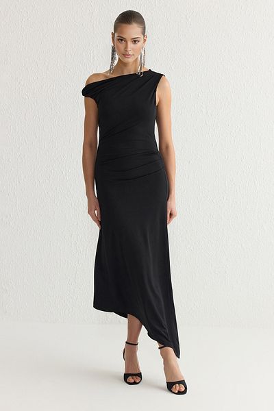 Trendyol Collection Černé pletené šaty s asymetrickým výstřihem Tprss25El00102