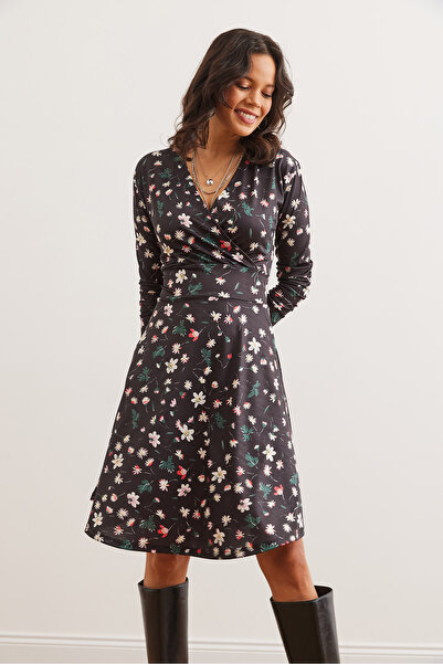 Olalook Dámské černo-bílé květinové dvouřadé pletené šaty Elb- 19000962