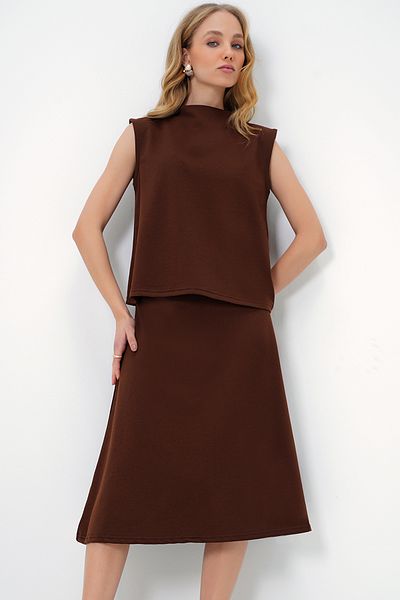 Trend Alaçatı Stili Women's Brown Stand Collar Sleeveless Blouse Skirt Suit Alc-X13485