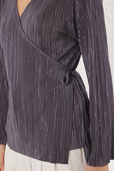 Trendyol Collection Антрацитова плісирована довга трикотажна блуза в складку TWOSS25BZ00016