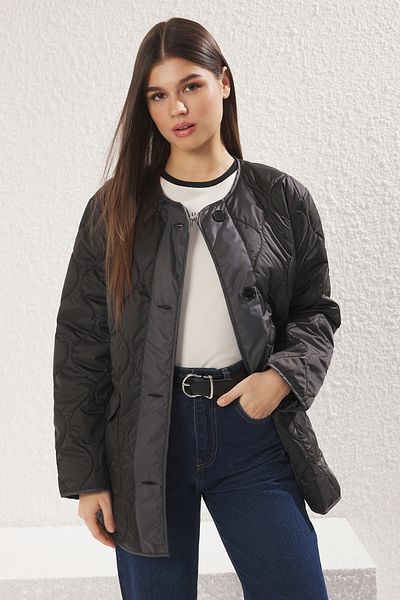 Trendyol Collection Czarny płaszcz o regularnym kroju - TWOAW23MO00134