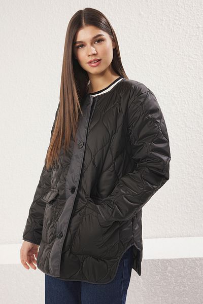 Trendyol Collection Czarny płaszcz o regularnym kroju - TWOAW23MO00134