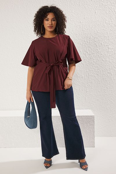 Trendyol Curve Burgunderrote gewebte Bluse mit Bindedetail TBBSS22BZ1316
