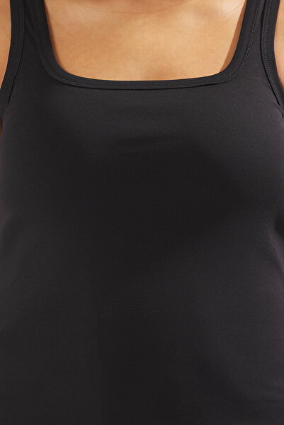 Trendyol Curve Black Square Neck Soft Fabricbody Sitting Plus Size Knitted Undershirt Tbbss25Cv00000