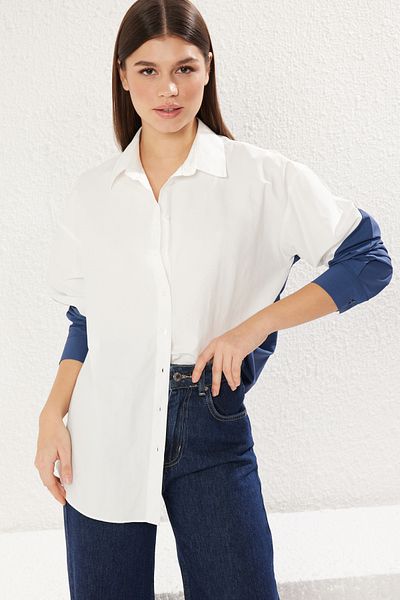 Trendyol Collection Sötét sötétkék színű blokk Boyfriend széles szabású szőtt ing TWOSS23GO00393
