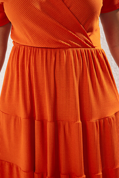 Trendyol Curve Помаранчева сукня з V-подібним вирізом Stakter Orme Plus Size TBBSS22EL1638