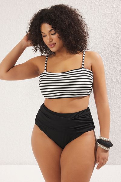 Trendyol Curve Mehrfarbiges, gestreiftes, trägerloses, übergroßes Bikinioberteil mit Seilträgern TBBSS25CT00006