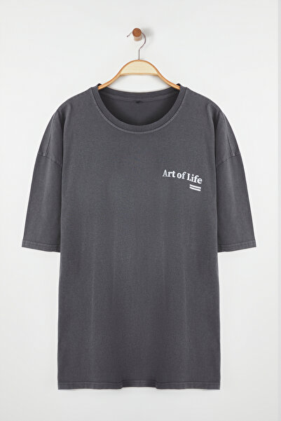 Trendyol Collection Μπλουζάκι μεγάλου μεγέθους Anthracite Oversize/Wide Cut Faded Effect 100% βαμβακερό μπλουζάκι TMNSS25BF00014