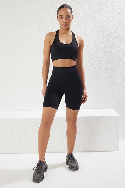 Trendyol Collection Seamless schwarze gestrickte Sportshorts – kurze Leggings THMSS25TY00010