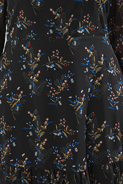 Trendyol Curve Black Stand Collar Chiffon Crispy Floral Print Woven Plus Size Dress Tbbaw25Ah00119