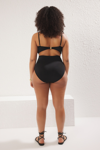 Trendyol Curve Μαύρο ψηλόμεσο αξεσουάρ Λεπτομερές πάτο μπικίνι μεγάλου μεγέθους TBBSS25CR00000